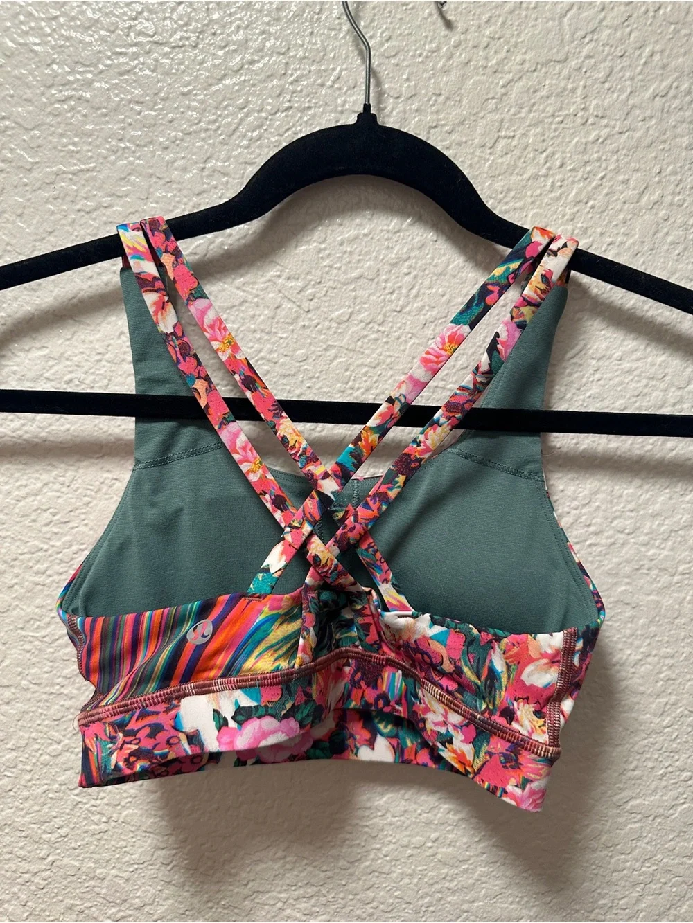 Lululemon sports bra size 4